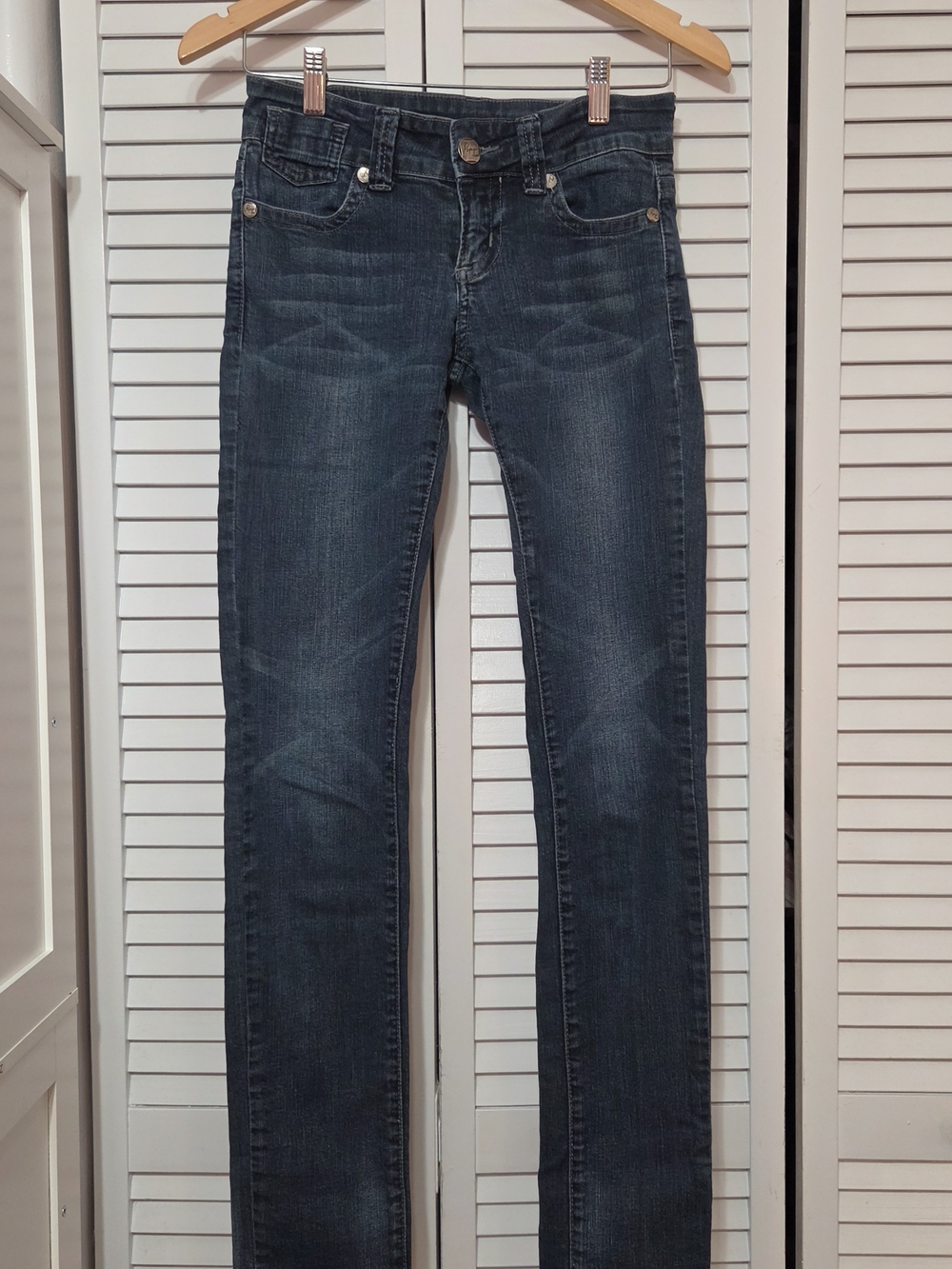 Papaya Women's Skinny Jeans in Dark Blue Wash